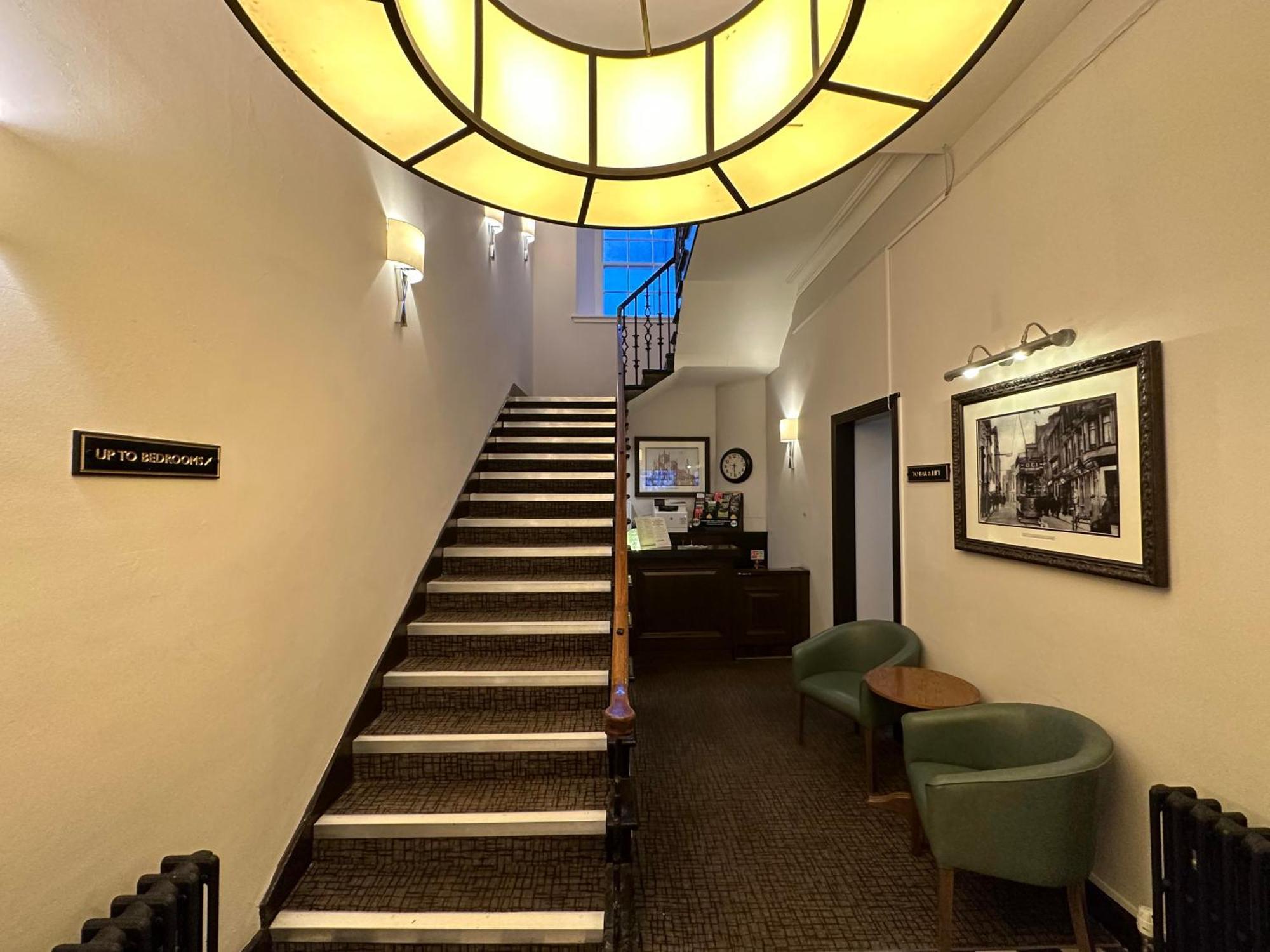 The Guildhall And Linen Exchange Wetherspoon Данфермлин Экстерьер фото