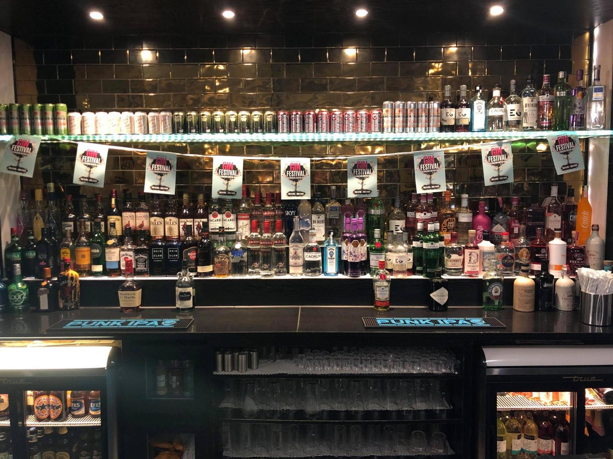 The Guildhall And Linen Exchange Wetherspoon Данфермлин Экстерьер фото